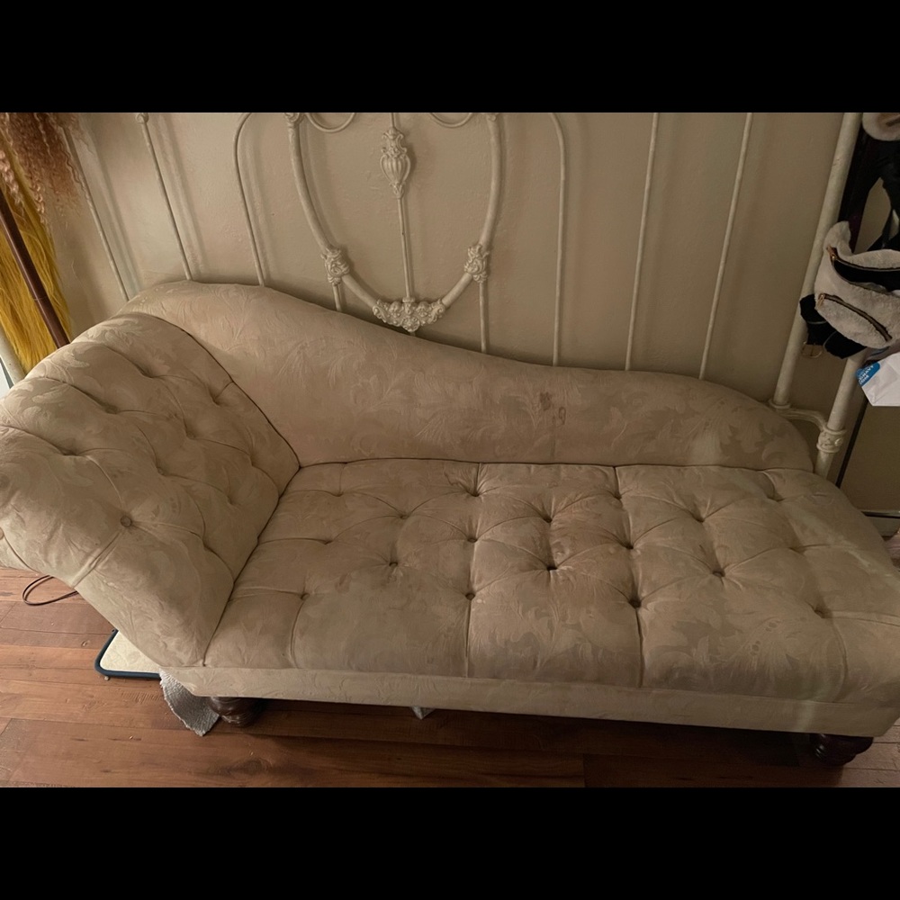 Chaise lounge